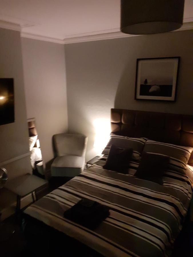 Caversham Lodge Reading Esterno foto